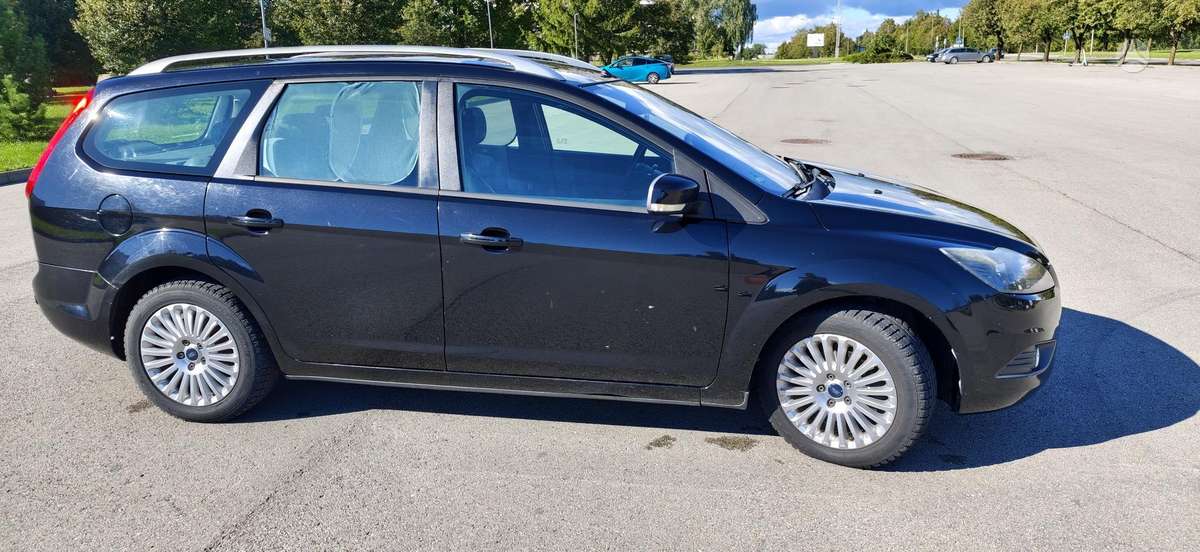 Ford Focus 2009 — photo 33