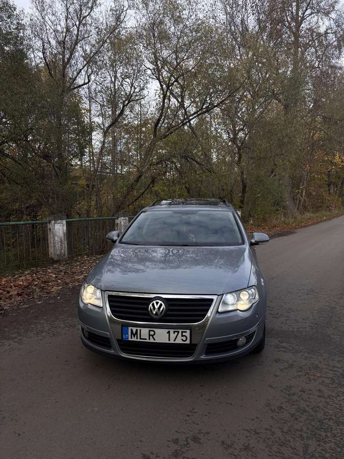Volkswagen Passat 2009 — вигляд ззаду