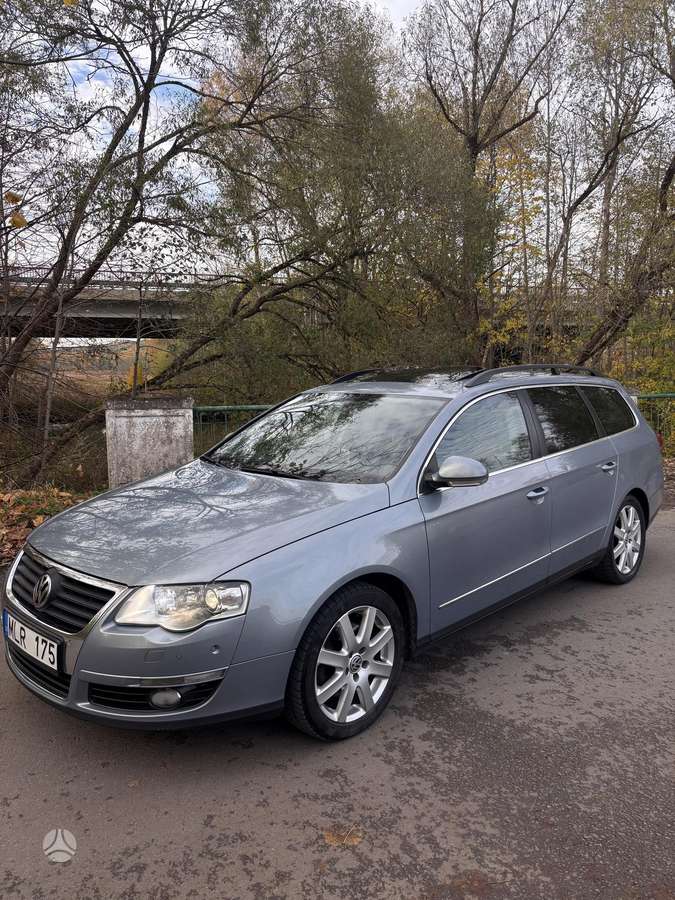Volkswagen Passat 2009 — салон