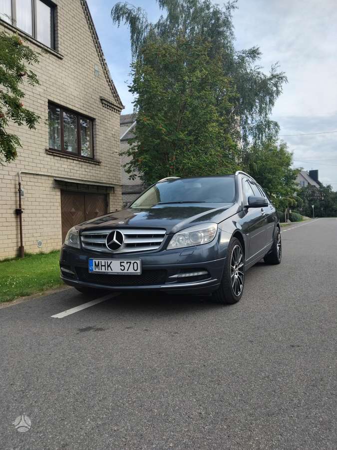 Mercedes-Benz C250 2010 — photo 12