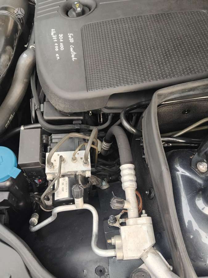 Mercedes-Benz C250 2010 — photo 26
