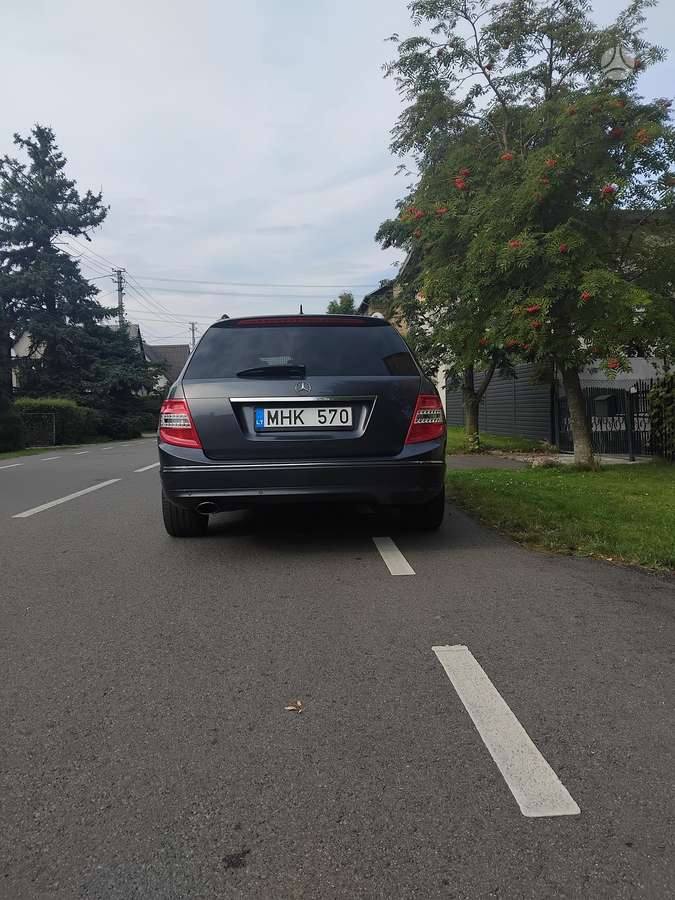 Mercedes-Benz C250 2010 — photo 5