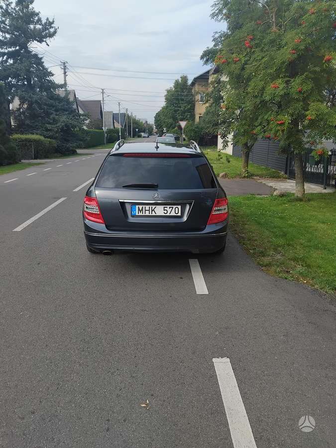 Mercedes-Benz C250 2010 — photo 6