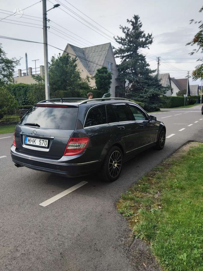 Mercedes-Benz C250 2010 — photo 7
