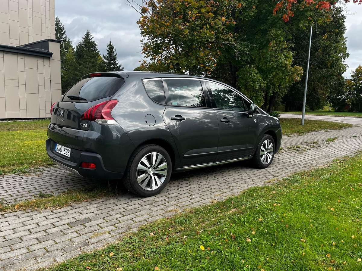 Peugeot 3008 2015 — engine 1560 cm³, 114 HP (84kW)