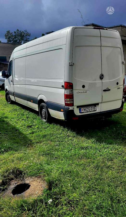 Mercedes-Benz Sprinter 2009 — салон