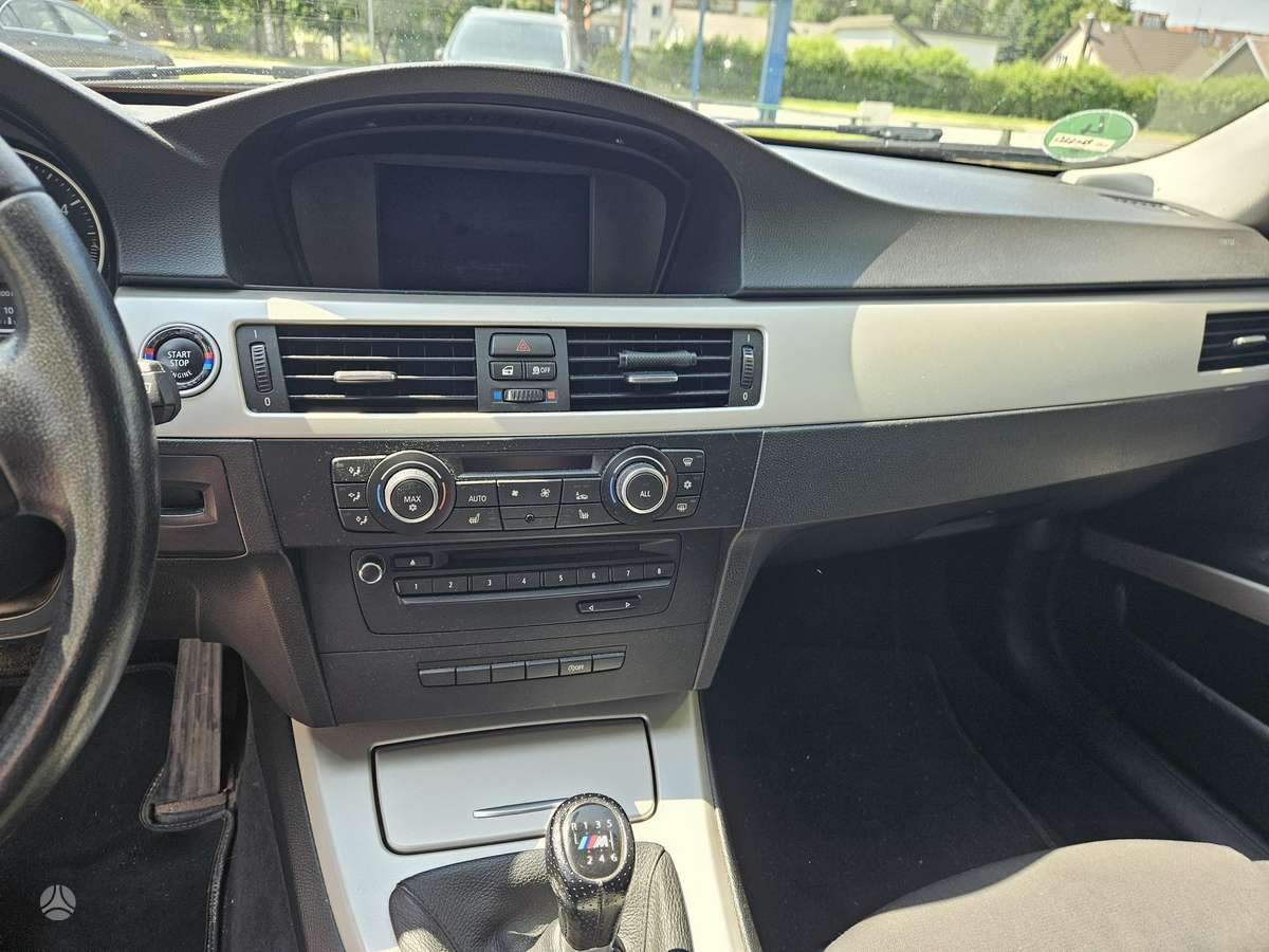 BMW 320 2012 — photo 10