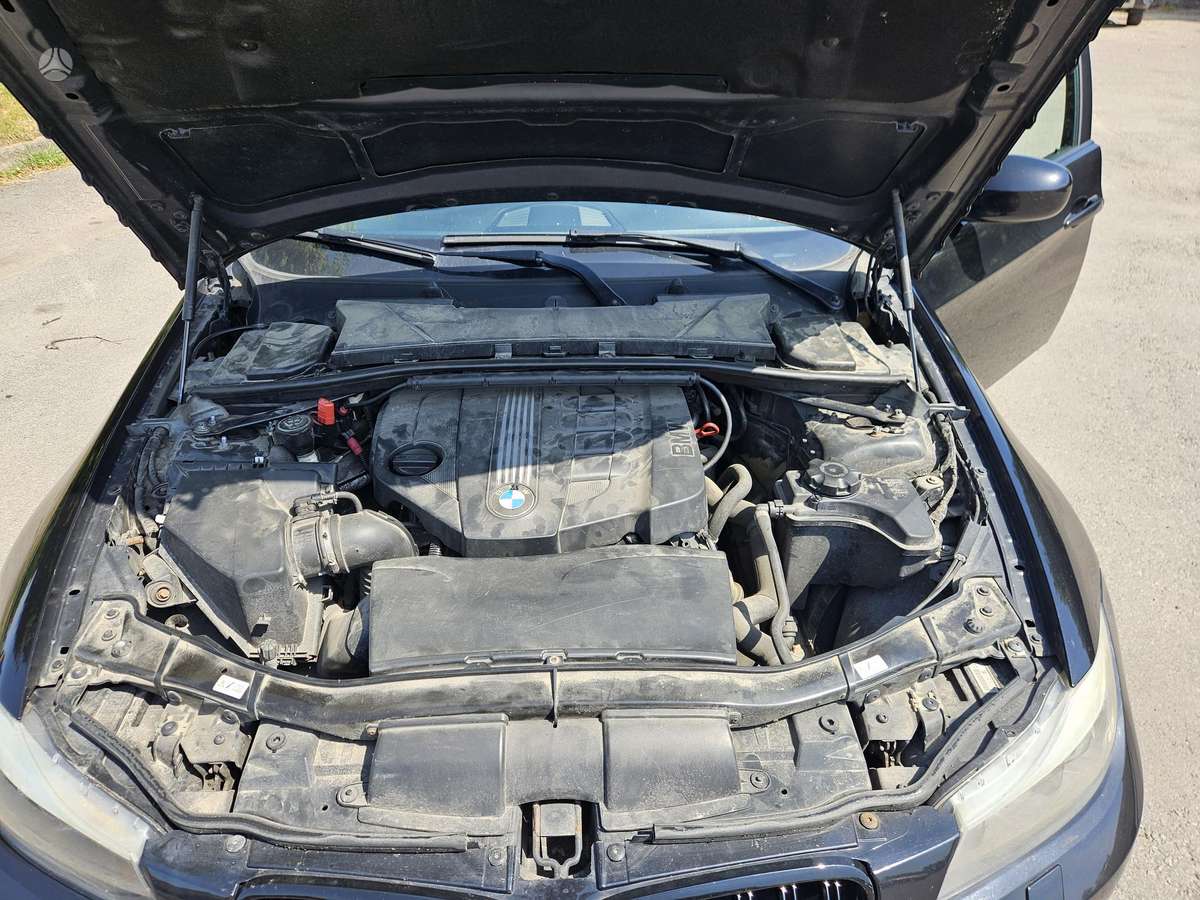 BMW 320 2012 — photo 11