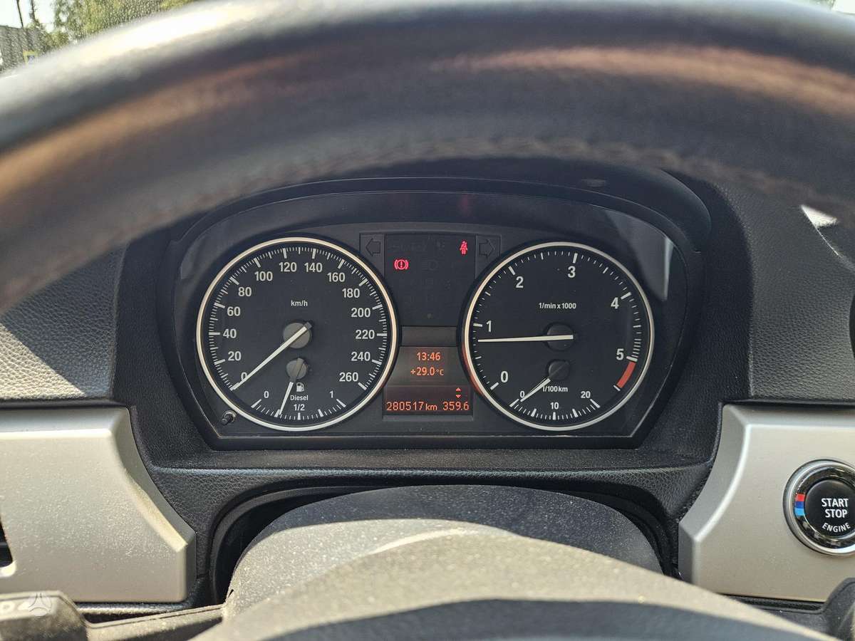 BMW 320 2012 — photo 17