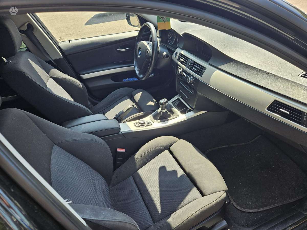 BMW 320 2012 — photo 7