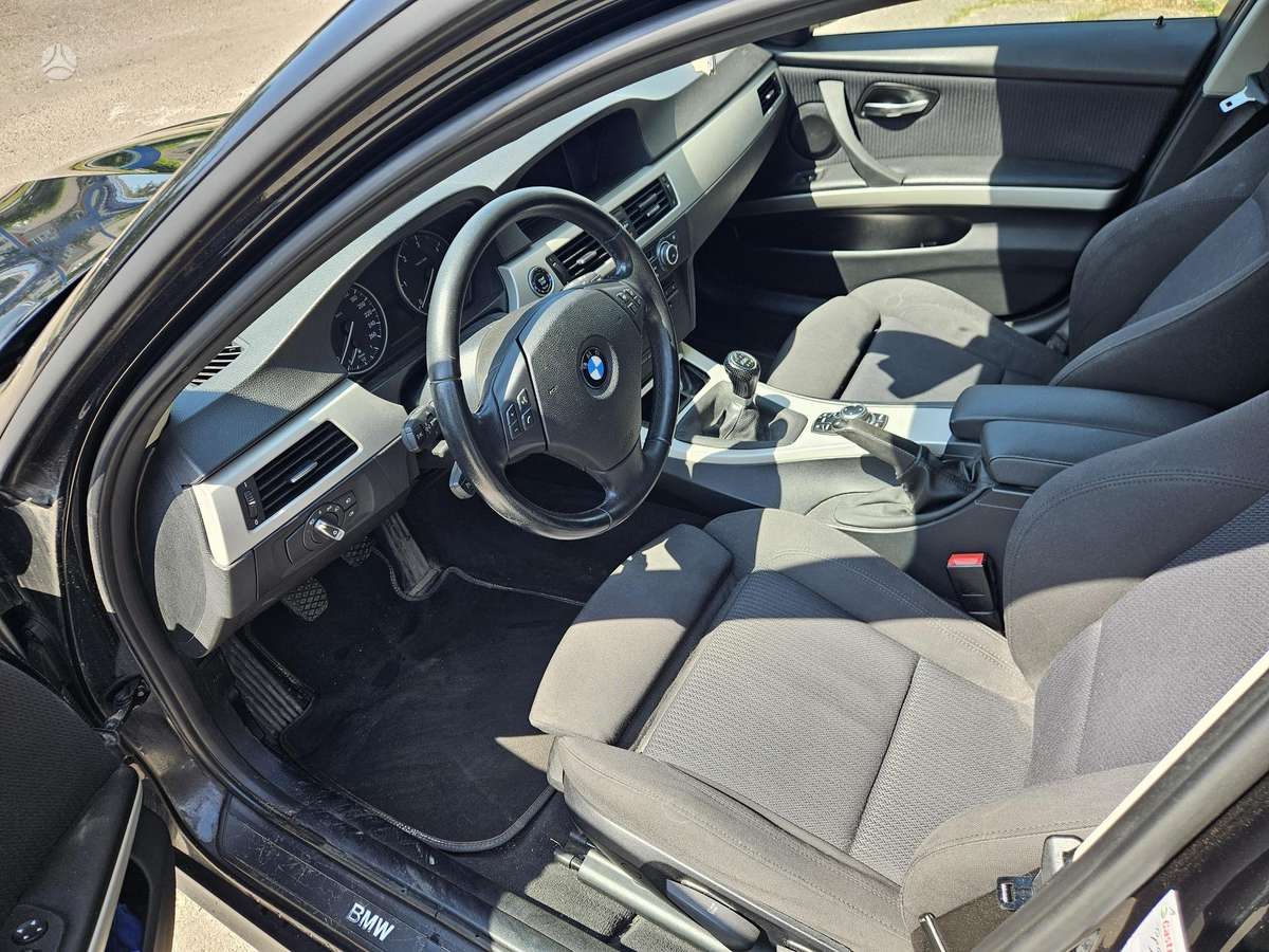 BMW 320 2012 — photo 8