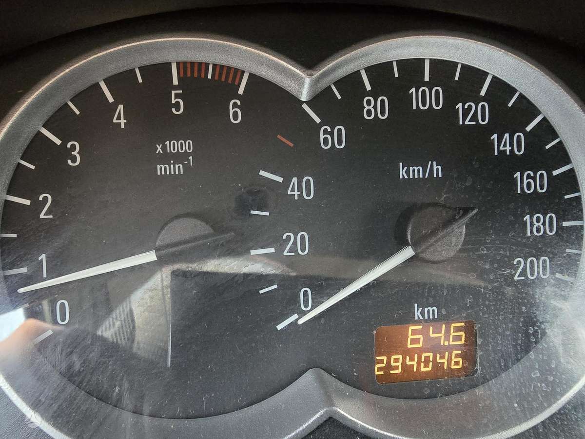 Opel Combo 2004 — engine 1686 cm³, 75 HP (55kW)