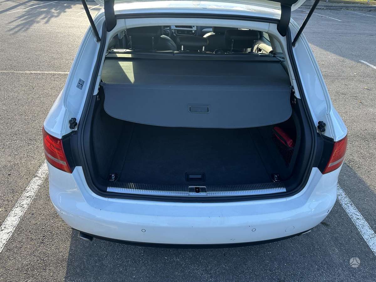 Audi A4 2009 — photo 11