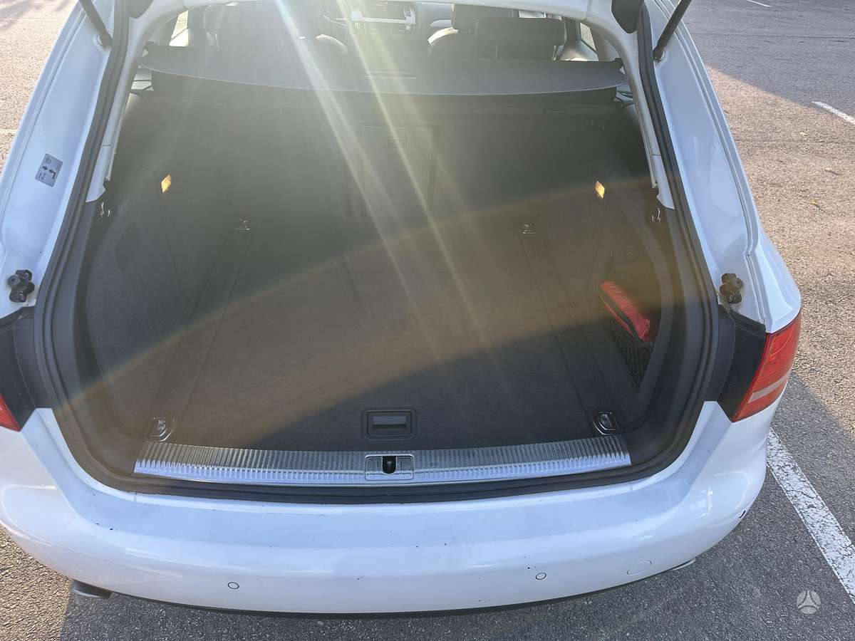 Audi A4 2009 — photo 12