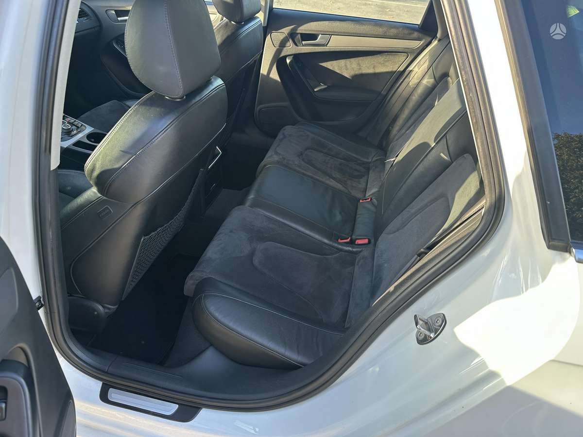 Audi A4 2009 — photo 14
