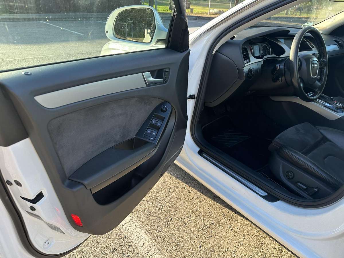 Audi A4 2009 — photo 16