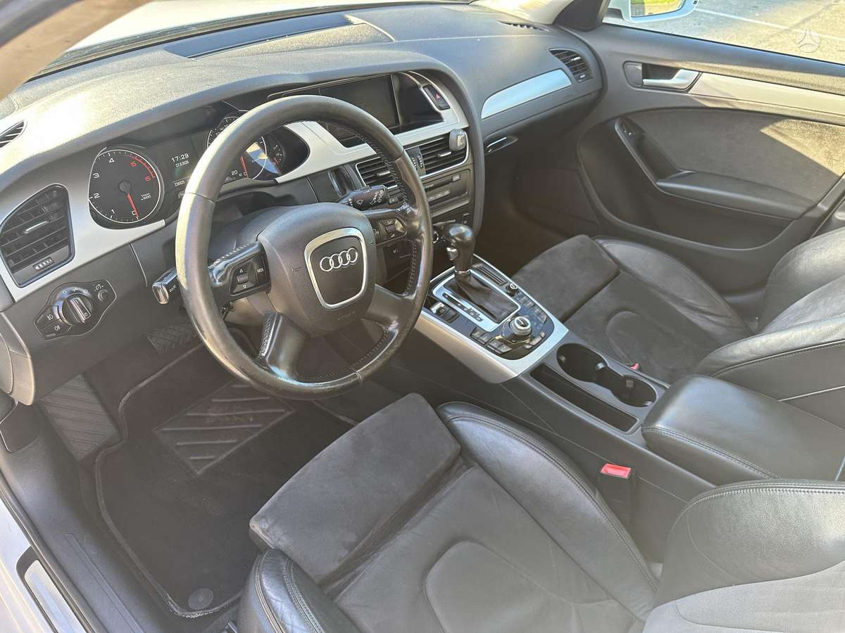 Audi A4 2009 — photo 18