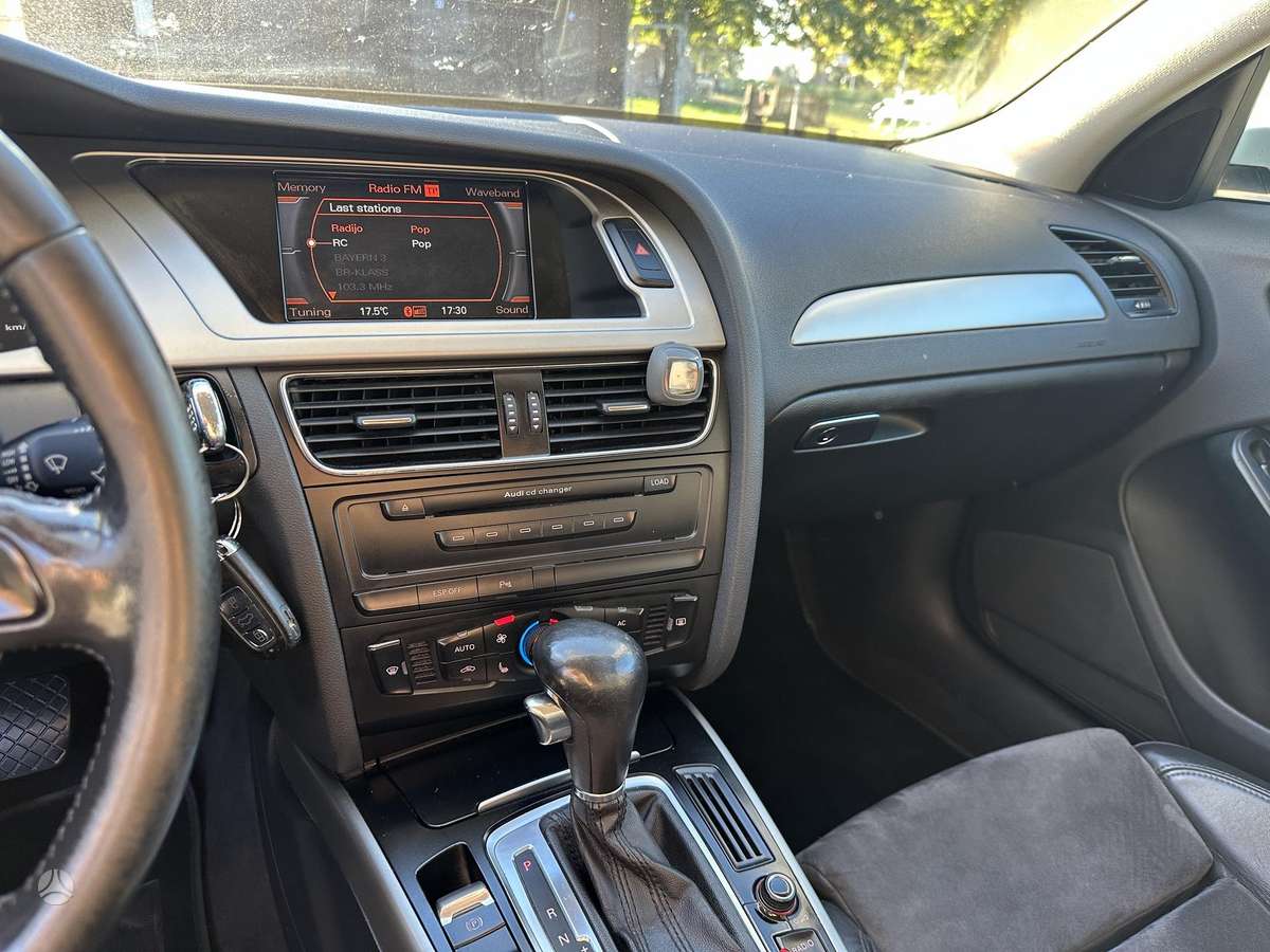 Audi A4 2009 — photo 19