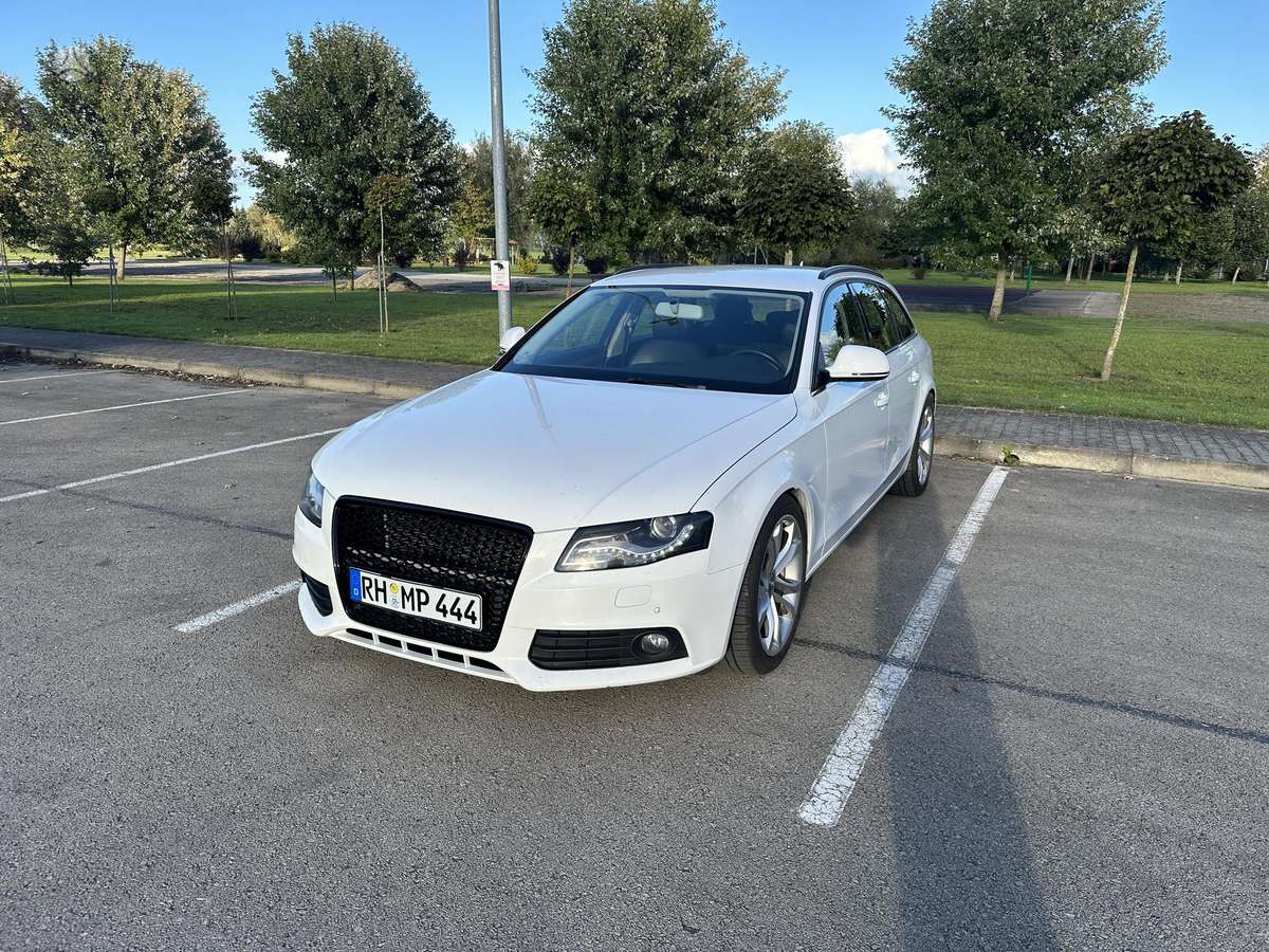 Audi A4 2009 — rear view