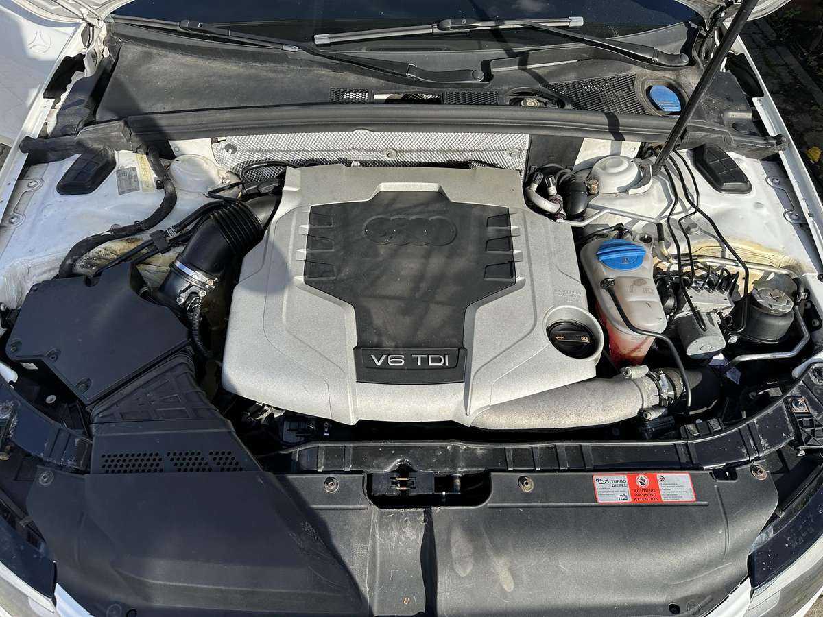 Audi A4 2009 — photo 22