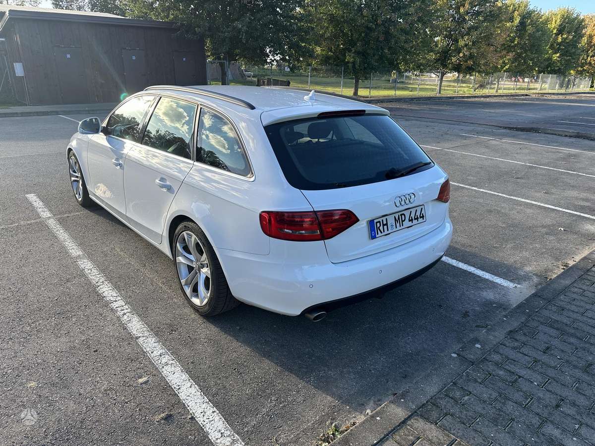 Audi A4 2009 — photo 7