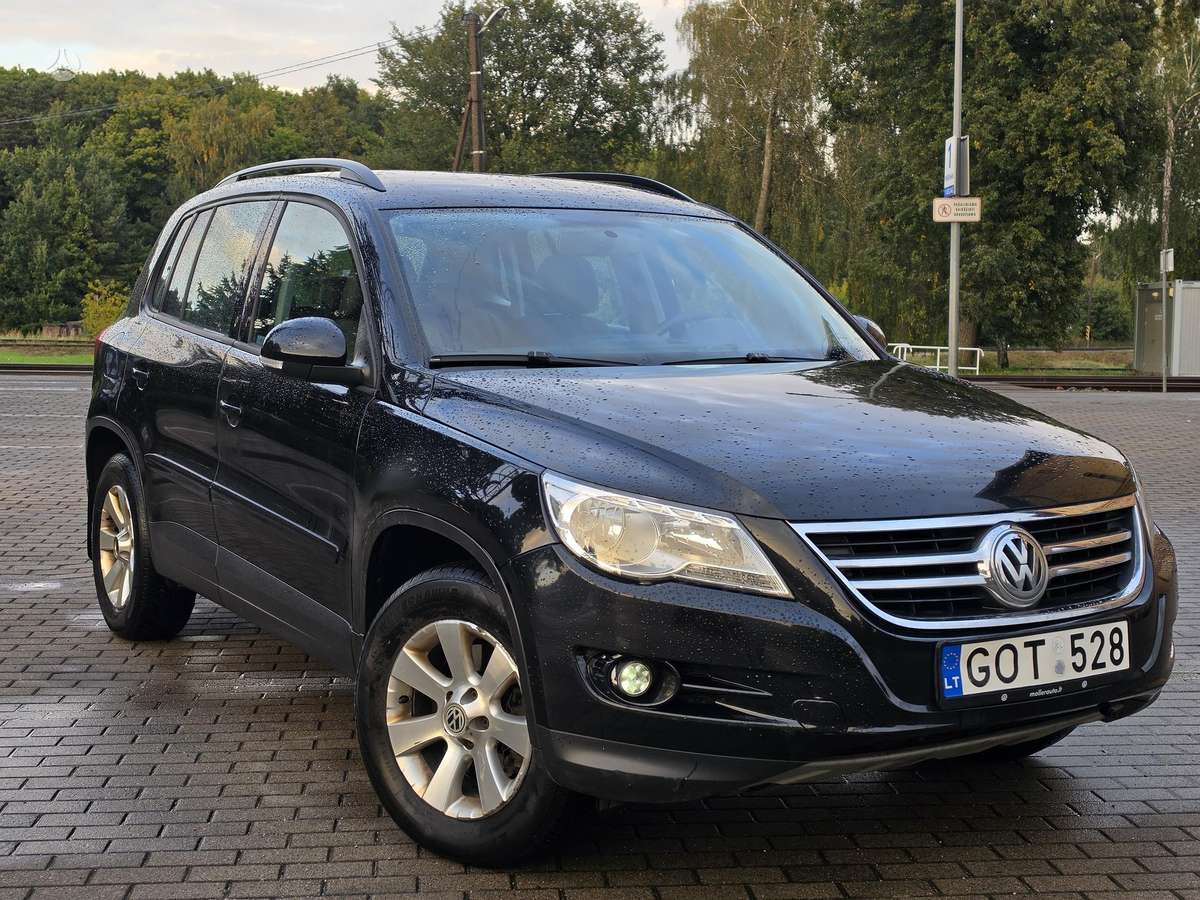 Volkswagen Tiguan 2009 — вигляд ззаду