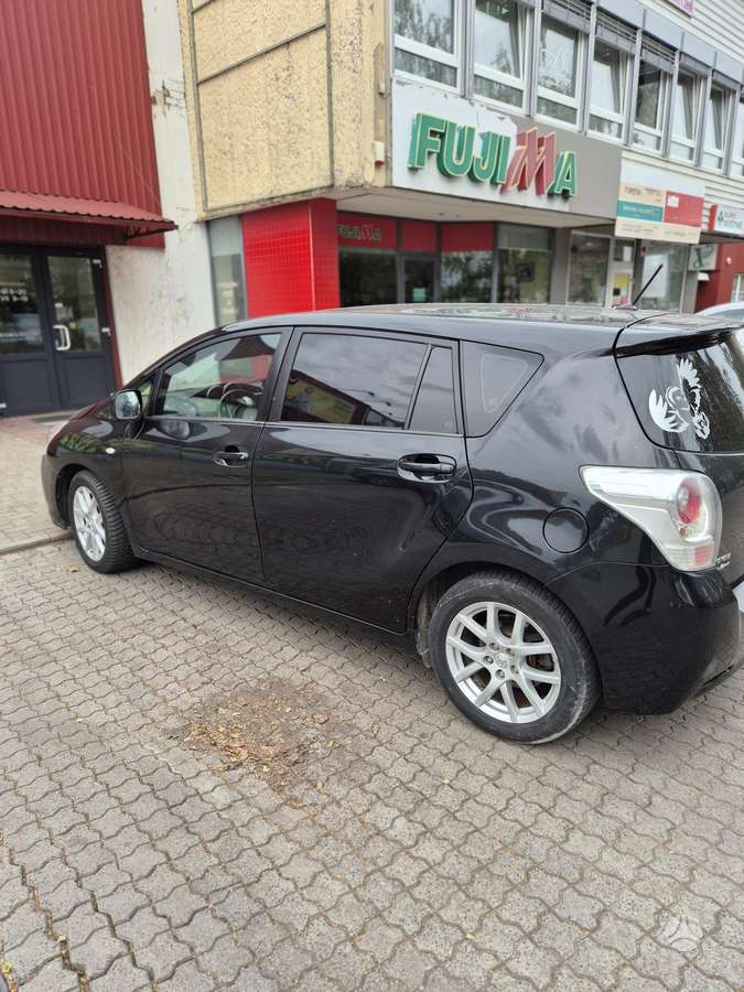 Toyota Corolla 2009 — салон