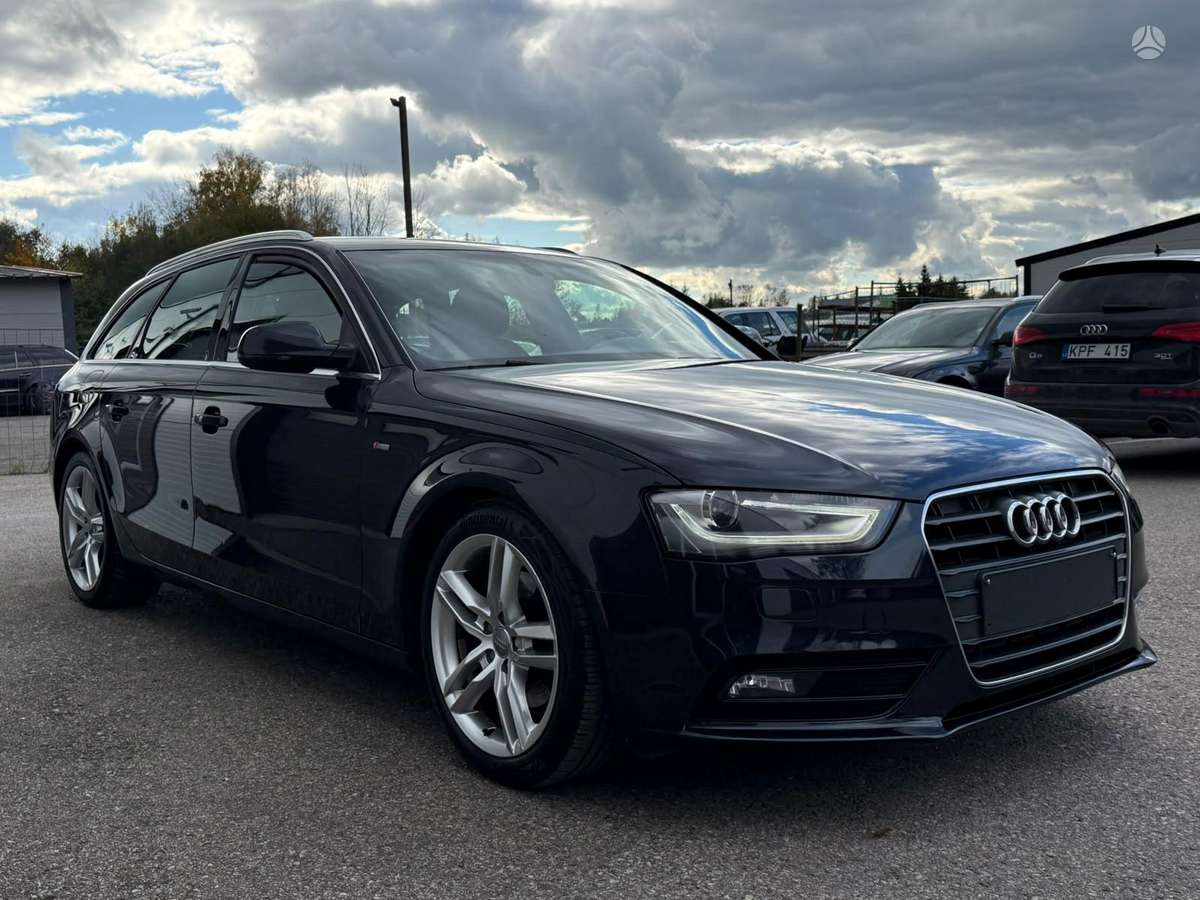 Audi A4 2014 — салон