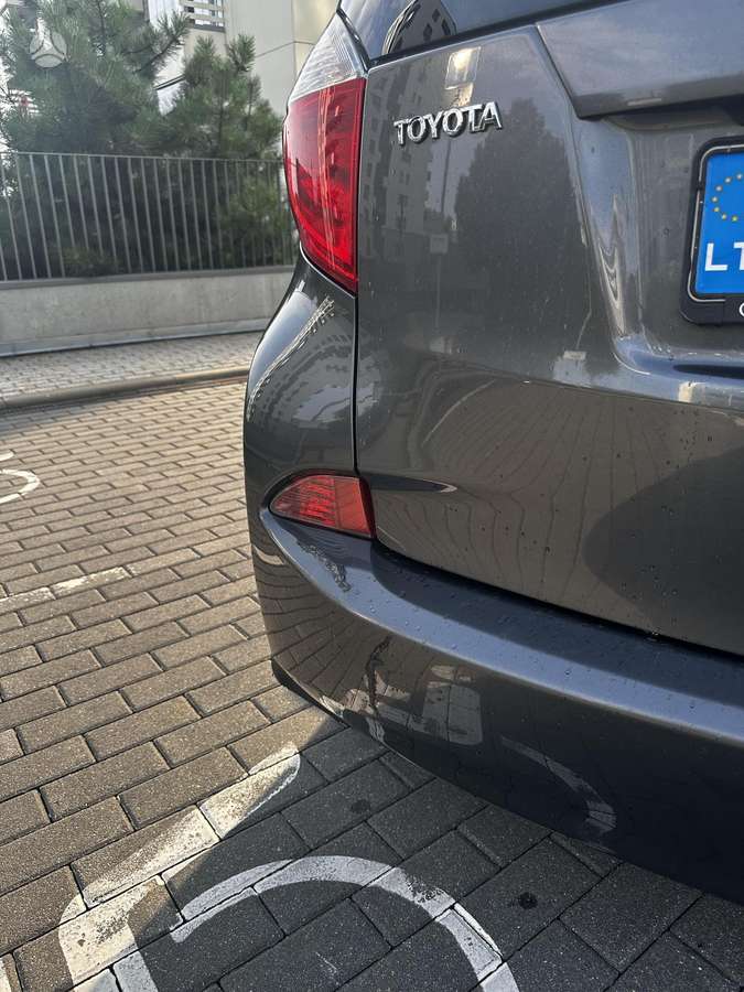 Toyota Verso-S 2012 — photo 12
