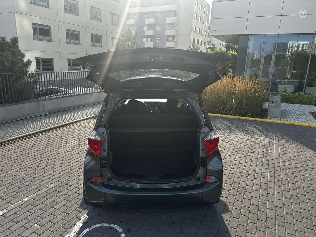 Toyota Verso-S 2012 — photo 13