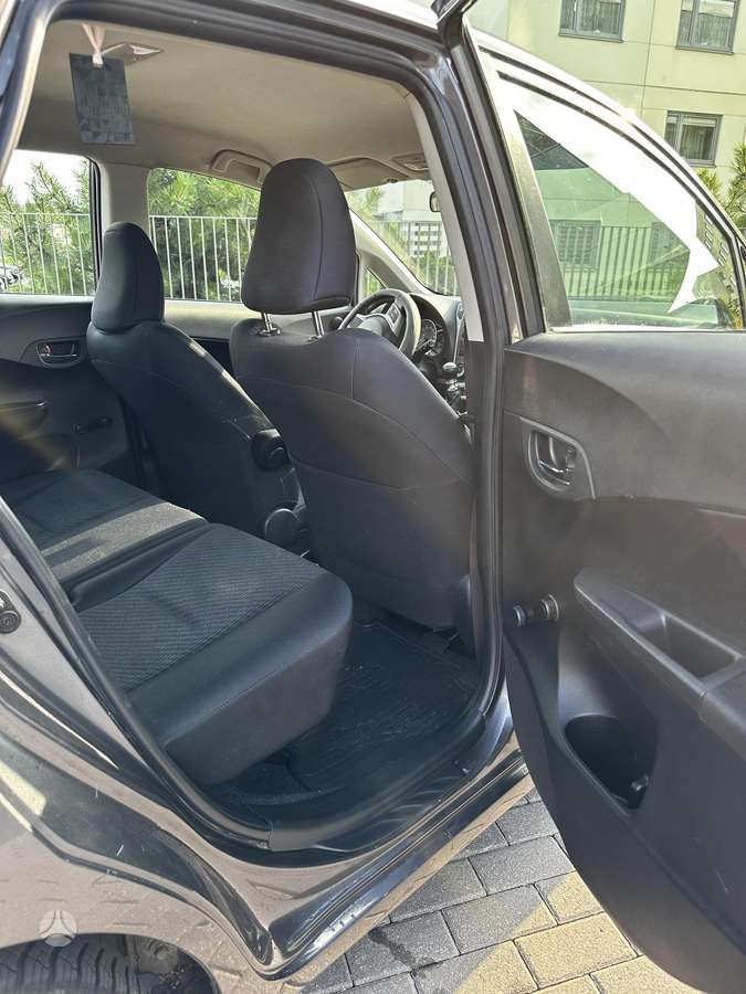 Toyota Verso-S 2012 — photo 20