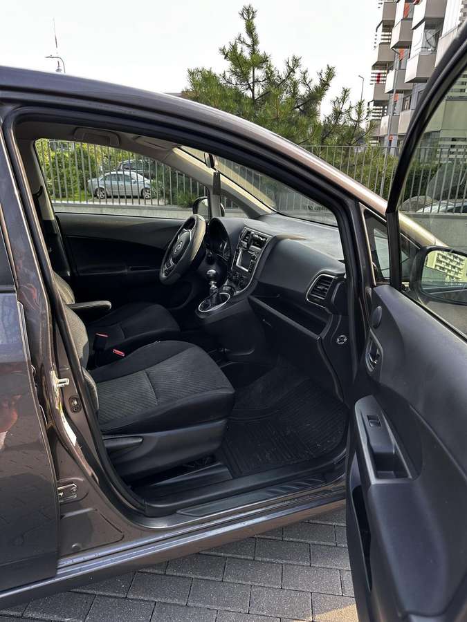 Toyota Verso-S 2012 — photo 22