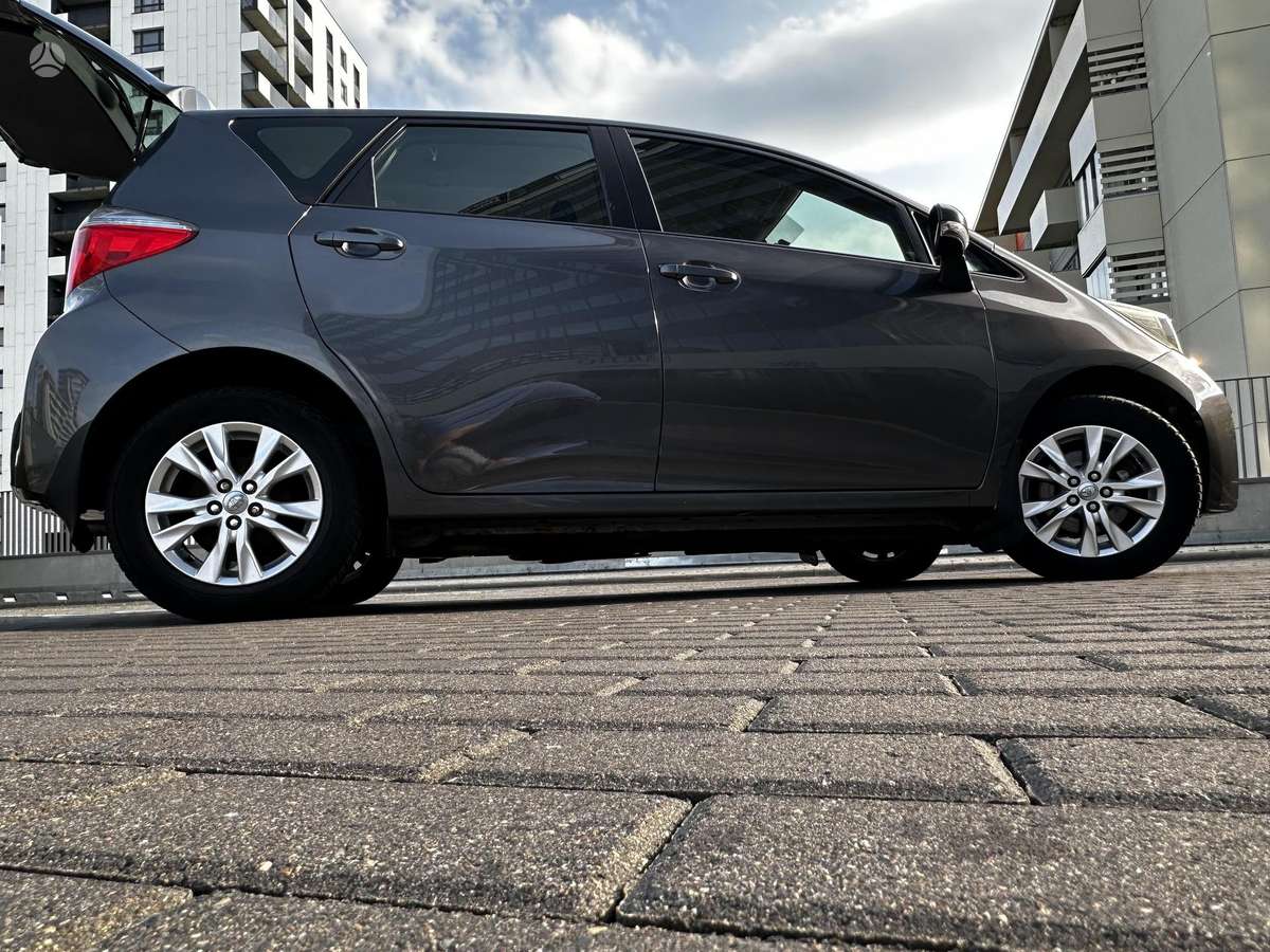 Toyota Verso-S 2012 — photo 24