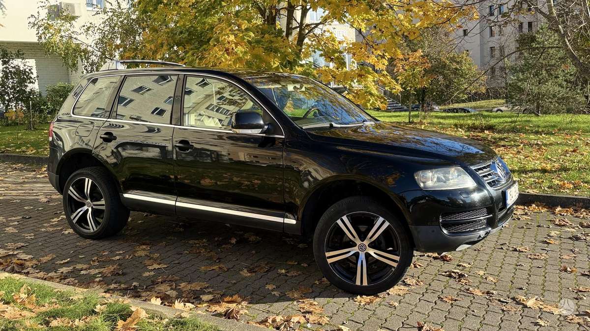 Volkswagen Touareg 2006 — rear view