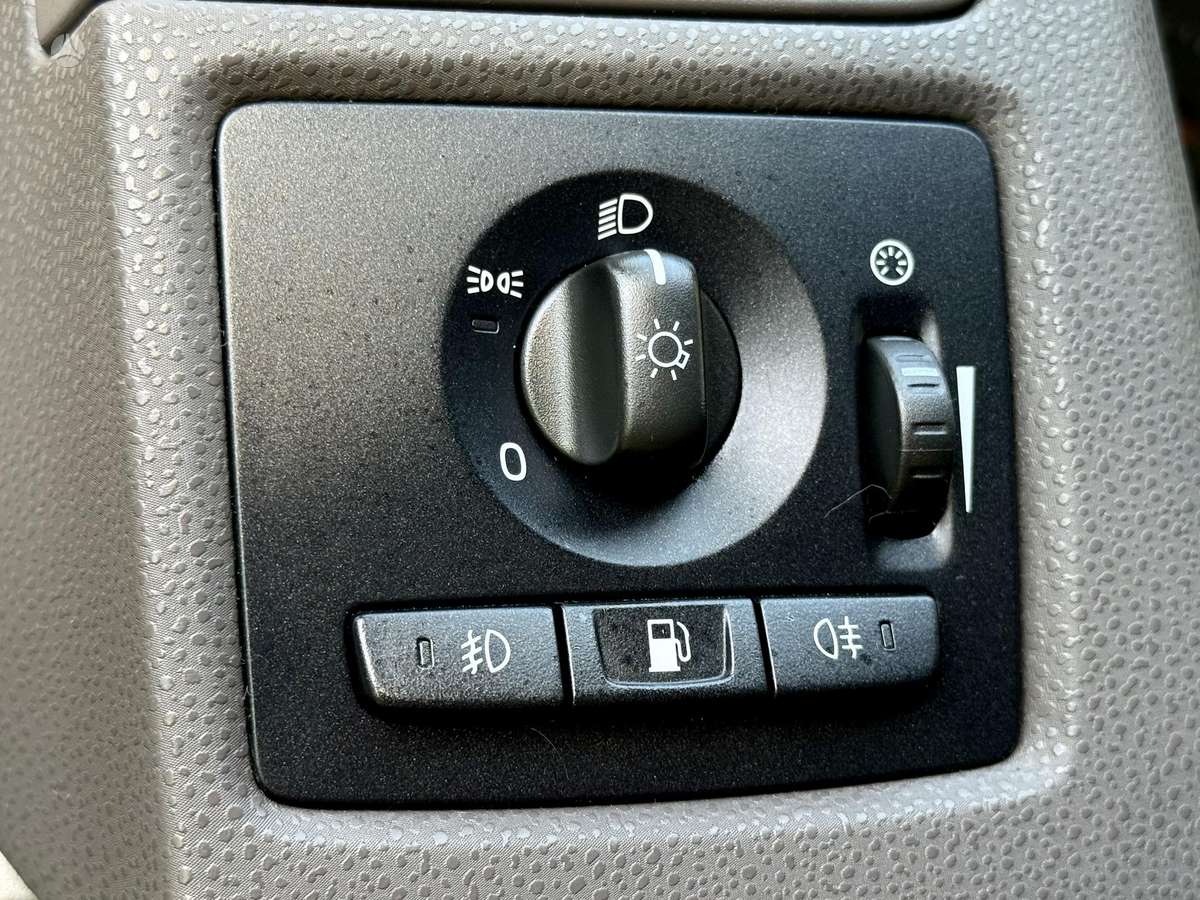 Volvo V50 2008 — photo 14