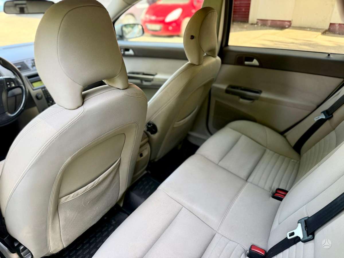 Volvo V50 2008 — photo 21