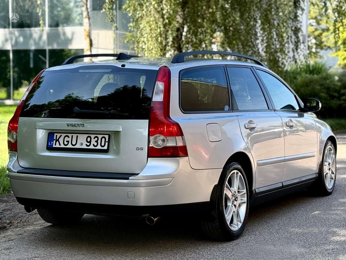 Volvo V50 2008 — engine 2400 cm³, 179 HP (132kW)