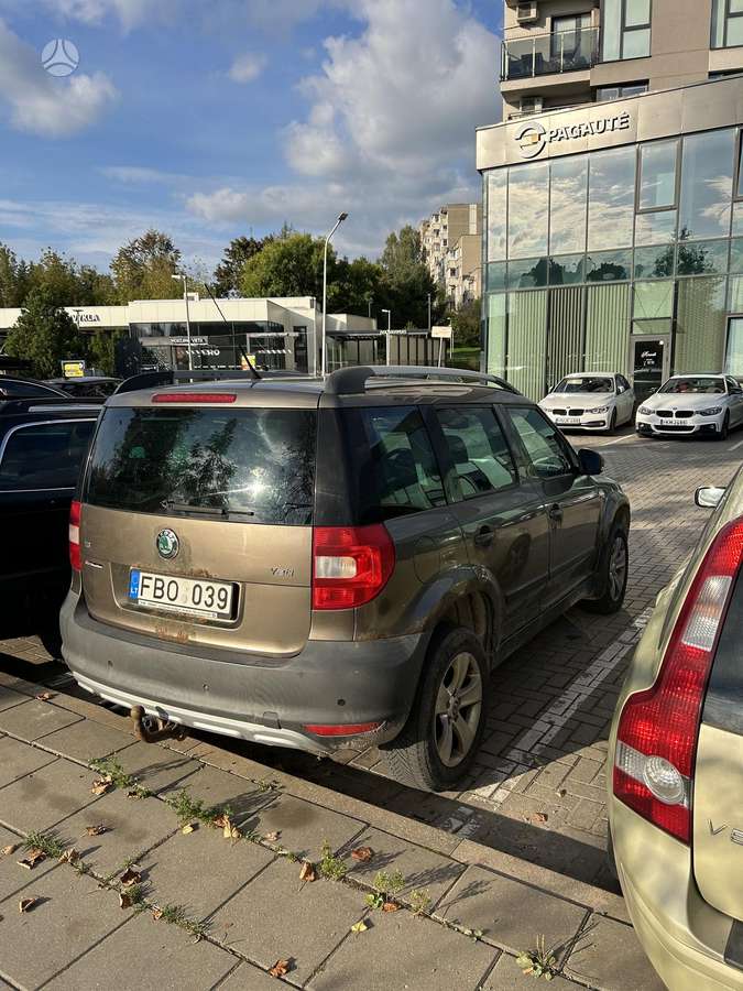 Skoda Yeti 2010 — rear view