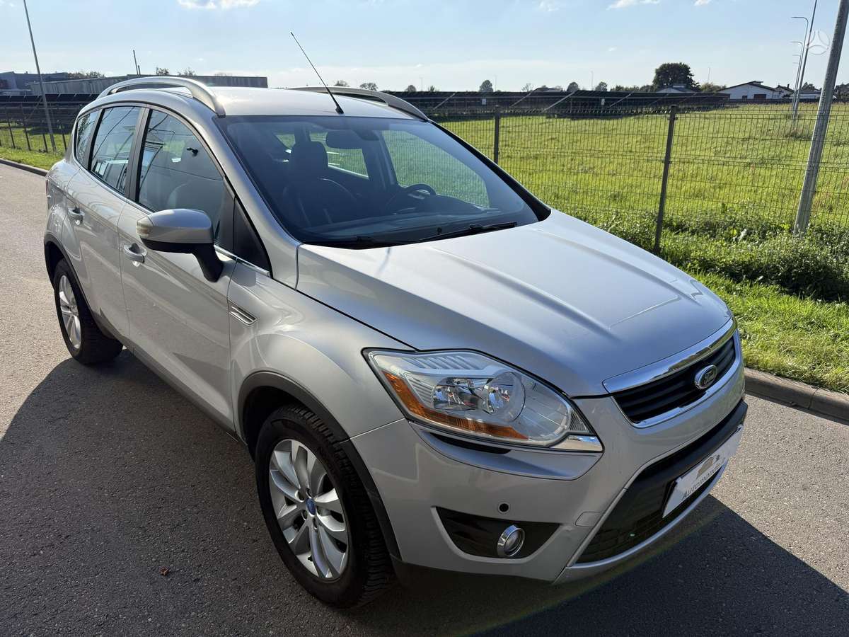 Ford Kuga 2009 — вигляд ззаду