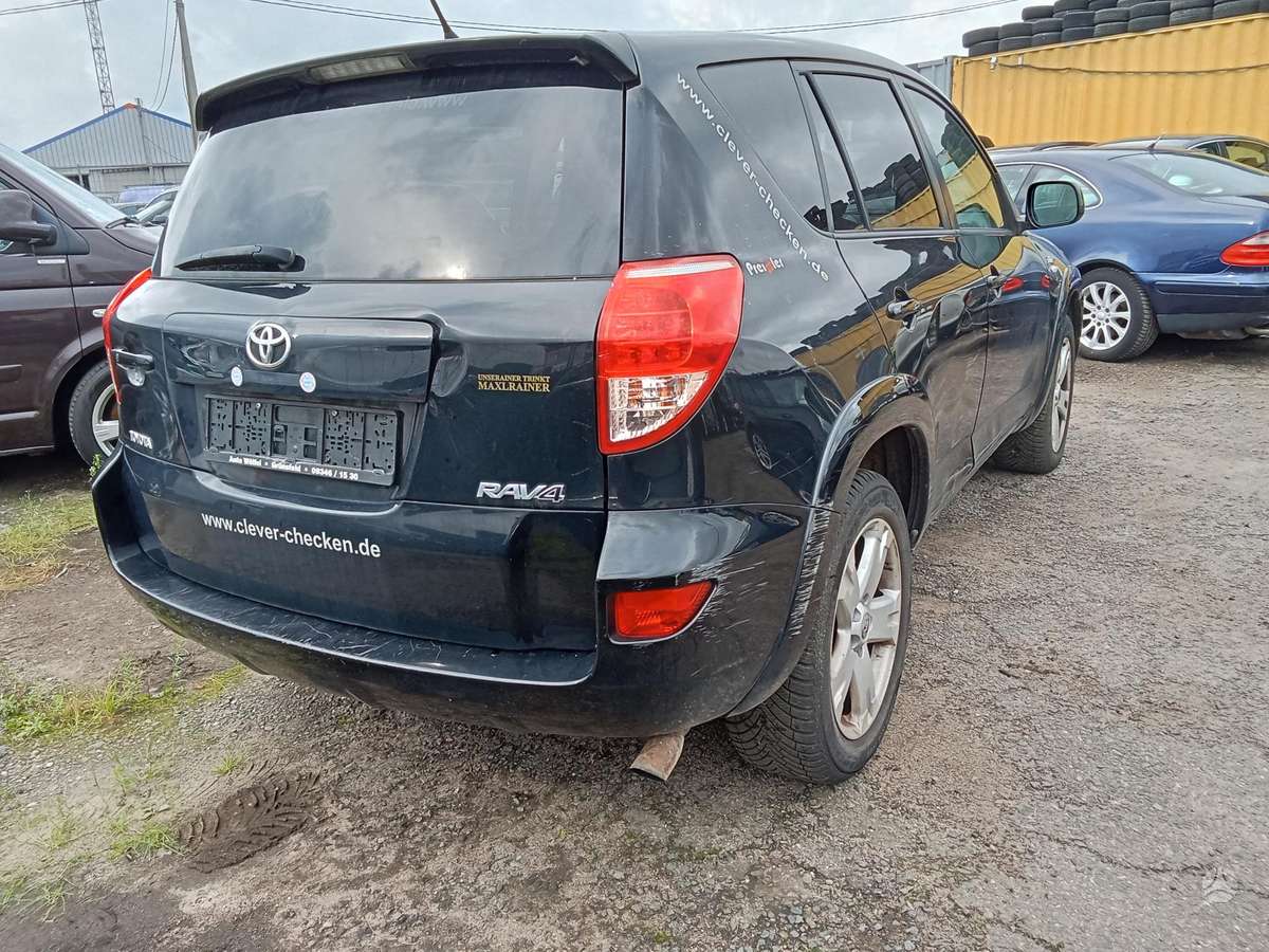 Toyota RAV4 2007 — двигун 2231 cm³, 177 HP (130kW)