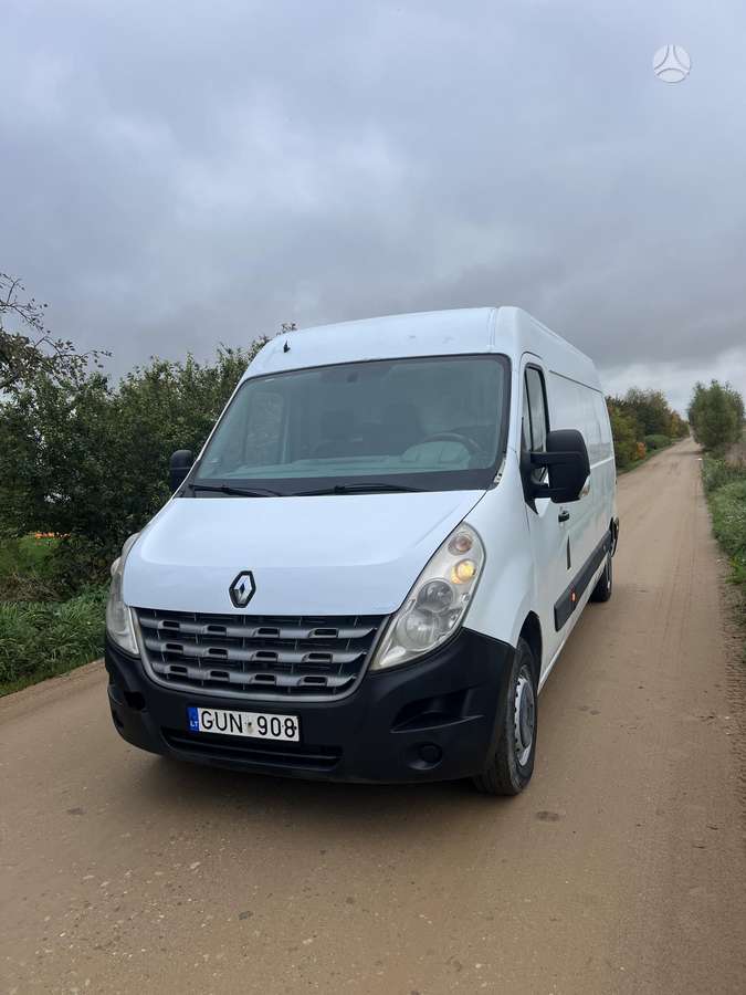 Renault Master 2010 — rear view