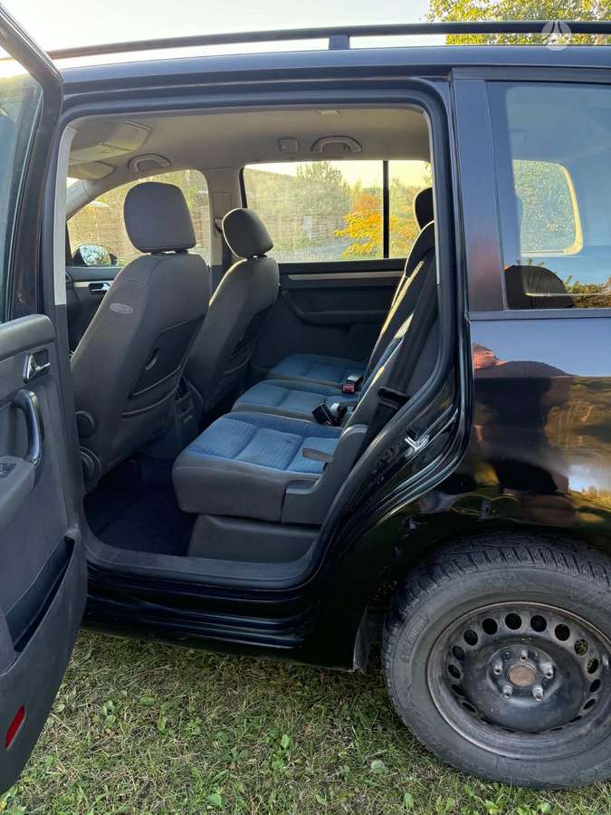 Volkswagen Touran 2004 — photo 10