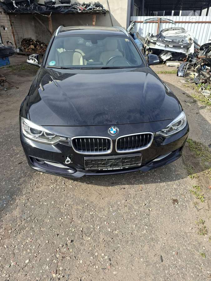 BMW 320 2014 — rear view