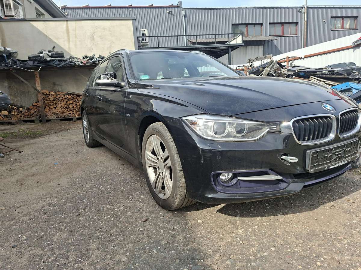 BMW 320 2014 — interior