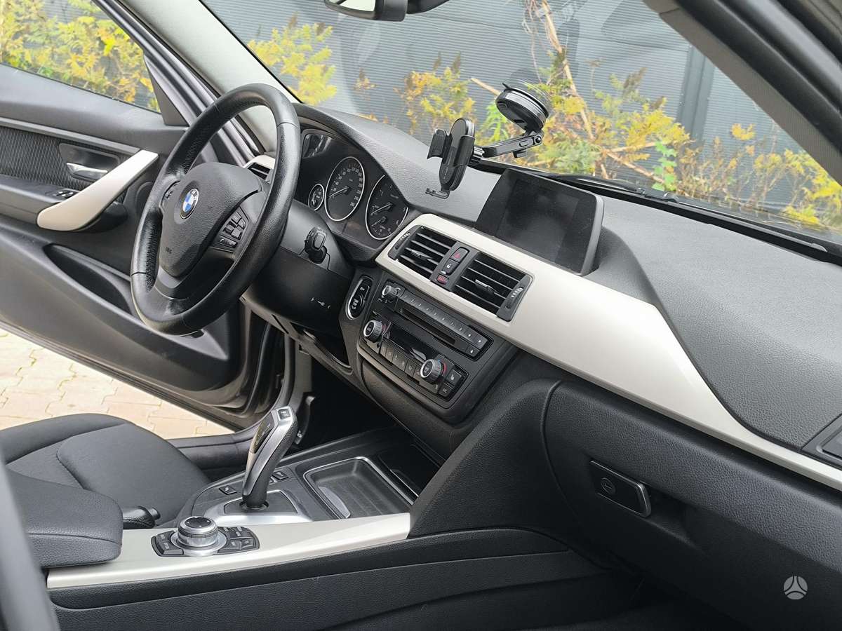 BMW 318 2015 — photo 5