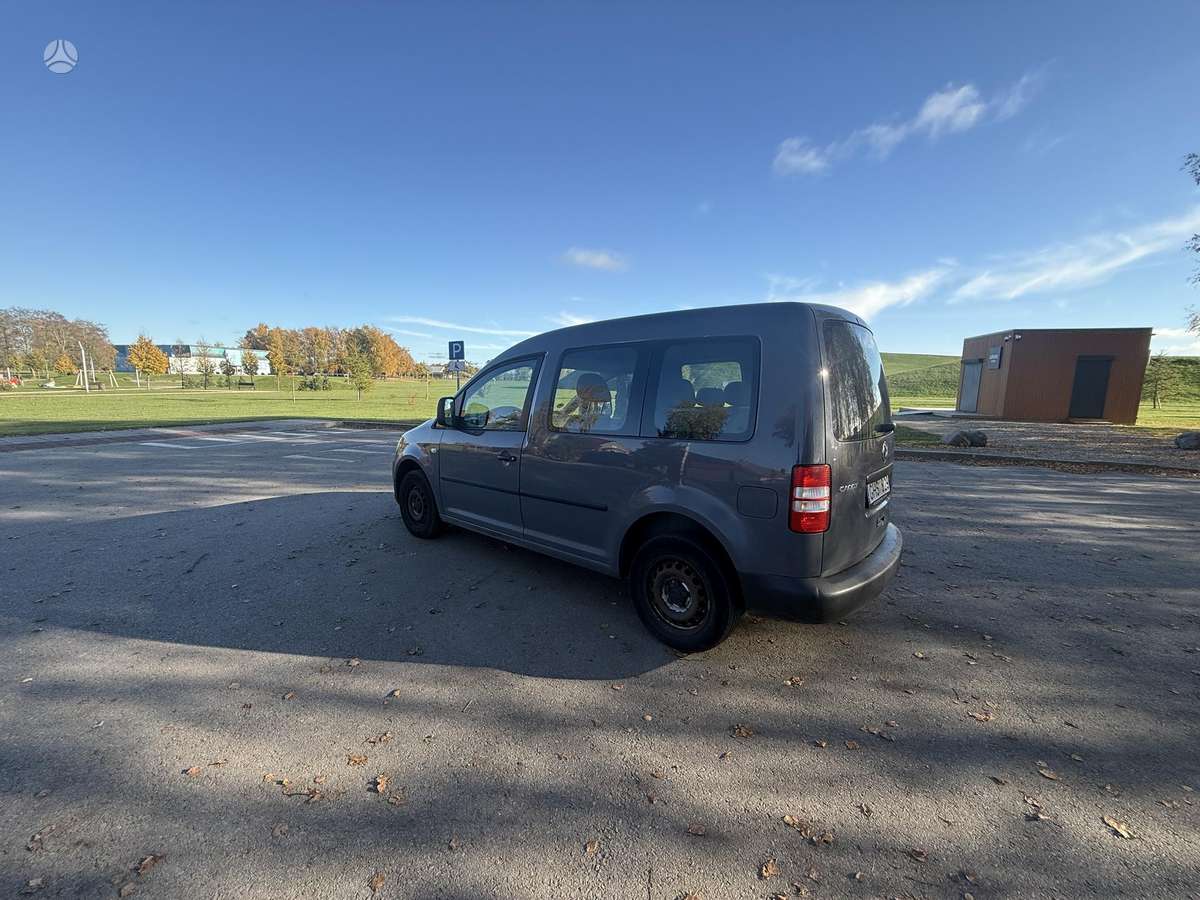 Volkswagen Caddy 2012 — rear view