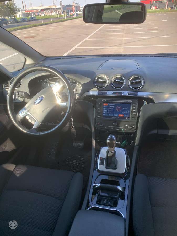Ford S-MAX 2011 — photo 10