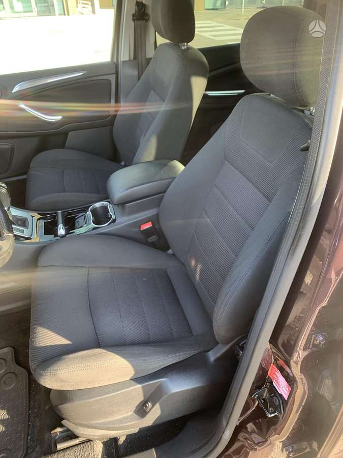 Ford S-MAX 2011 — photo 11