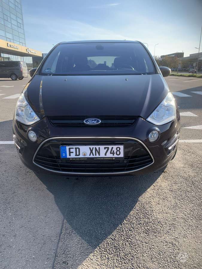 Ford S-MAX 2011 — rear view