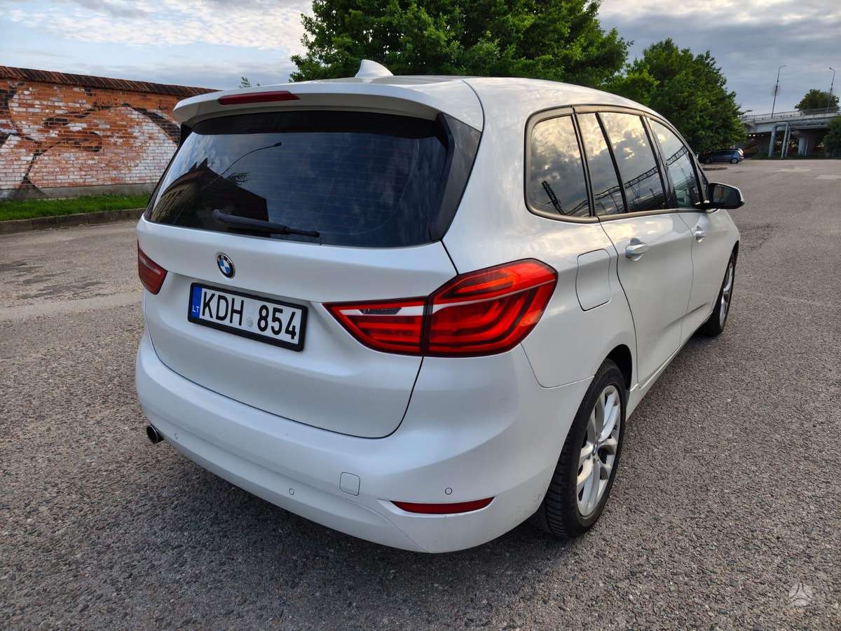 BMW 2 2015 — engine 2000 cm³, 150 HP (110kW)